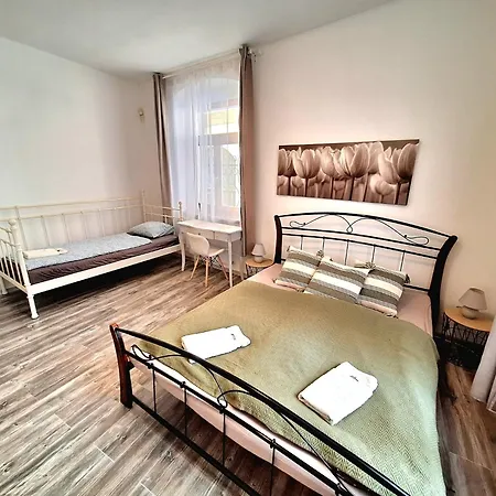 Emma - Old Town Apartman