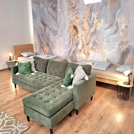 Emma - Old Town Apartment